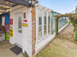 Cattery- click for photo gallery